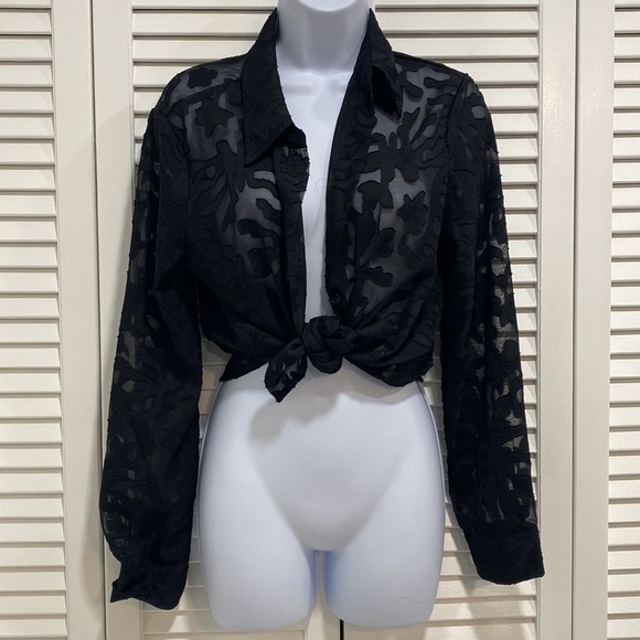 Sheer blouse with design - Picture 2 of 2